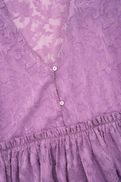 Lila Jacquard-Kleid mit Rüschen
