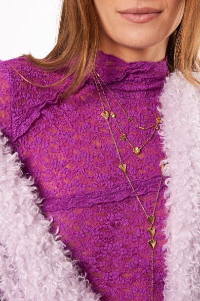 Lilafarbenes Spitzenoberteil mit Rüschen