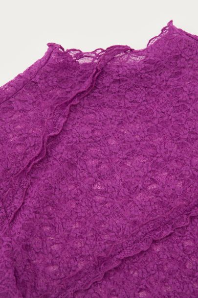 Paarse kanten top met ruffles