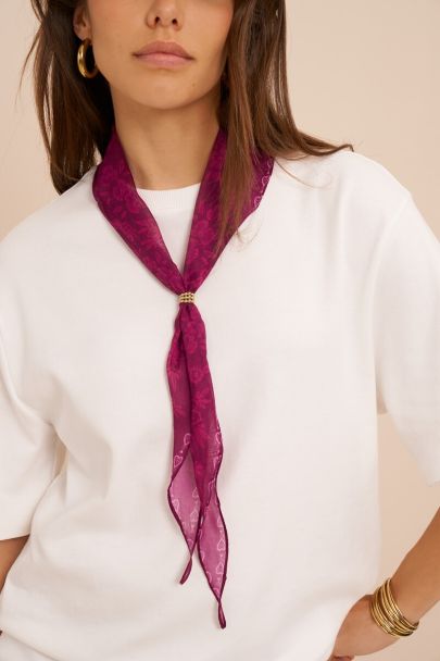 Lilafarbenes Tuch mit Paisley-Muster