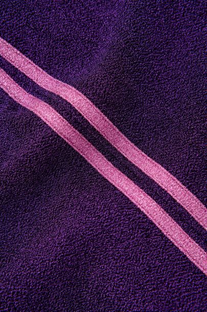 Lilafarbene Lurex-Hose mit weitem Bein und Streifen