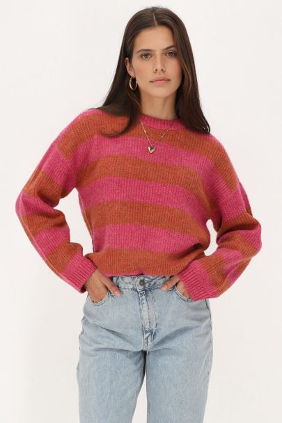 Roze trui met oranje strepen