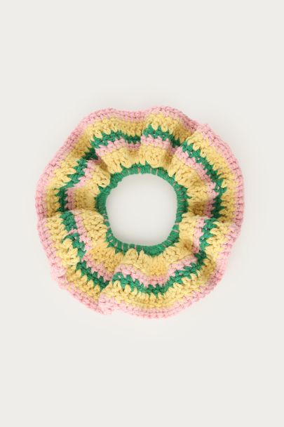 Scrunchie crochet geel, groen & roze details
