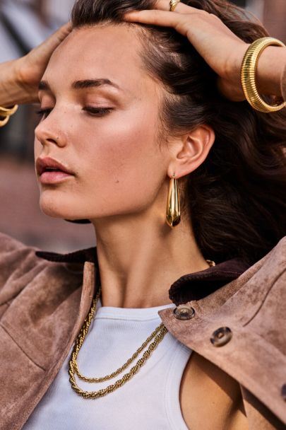 Bold twisted chain large