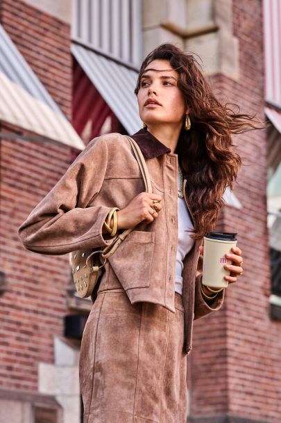 Bruine jas in suède look met corduroy kraag