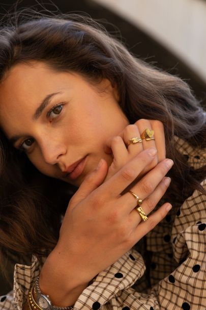 Bold eckiger Statement-Ring "gehämmert"
