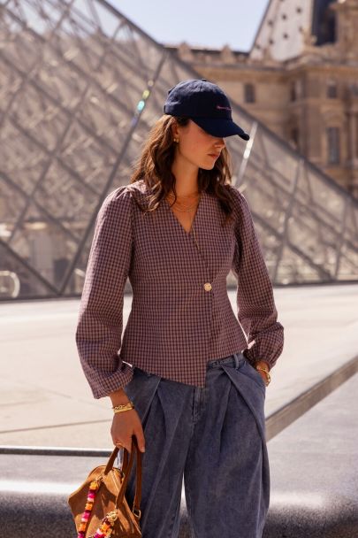 Top violet &agrave; carreaux crois&eacute; &agrave; manches longues bouffantes