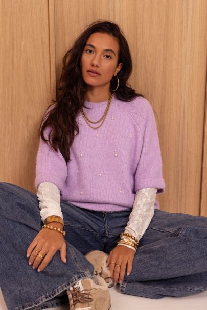 Lilac short-sleeved sweater with faux pearls