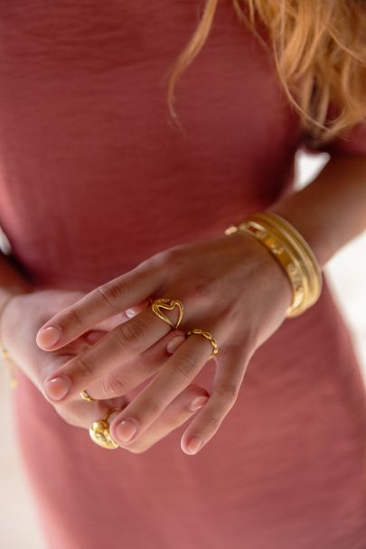 Bague maximaliste avec deux cœurs