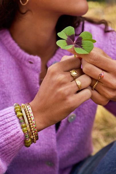 Fortune bangle with vintage flowers
