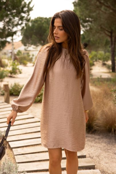 Gold-coloured dress with long puff sleeves