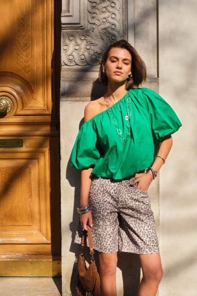 Groene one-shoulder top in ballon look