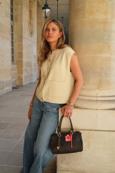 Beige bouclé gilet met grote knopen