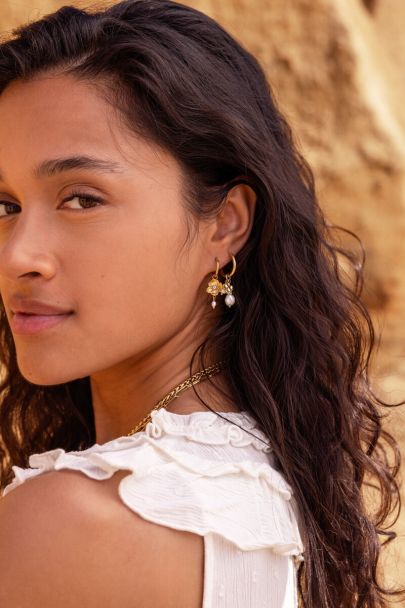 Hoop earrings with natural pearls and clover 