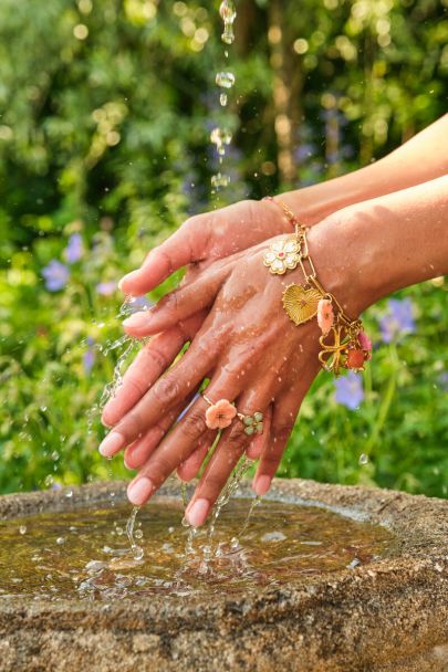 Bracelet Botanical à charms avec trèfle et fleurs 