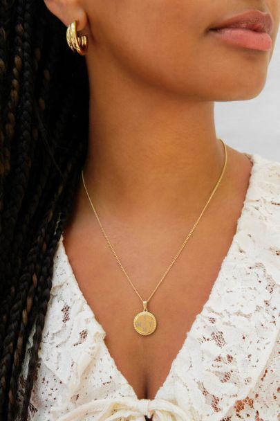 Engraved long necklace with round charm