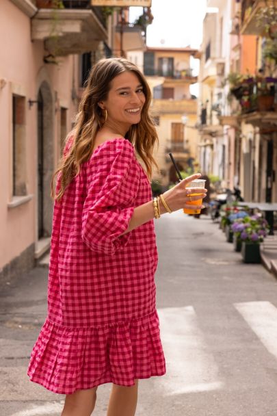 Robe à épaules dénudées en tissu écossais rose