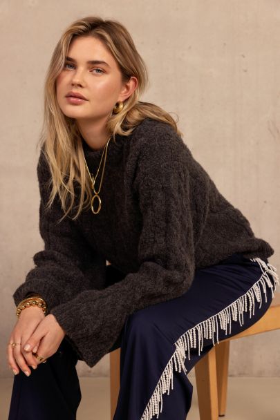 Pull oversize gris foncé à torsades