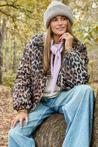 Brown bomber jacket with leopard print