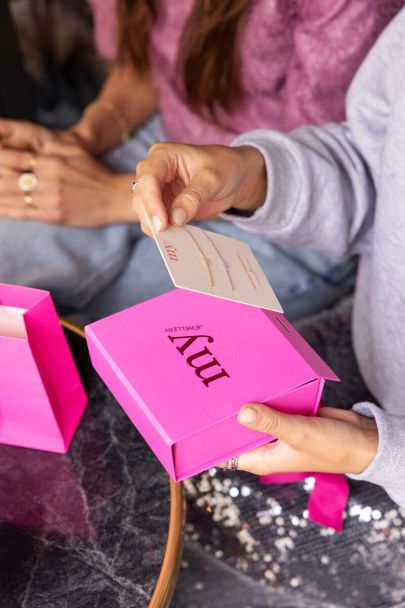 Pink deluxe gift box with bow