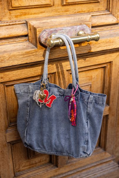 Bag charm met initial