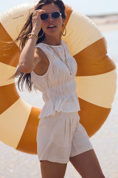 Beige linnen look bermuda short