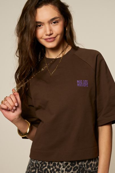 Dark brown short-sleeved sweatshirt "Rue des rosiers"