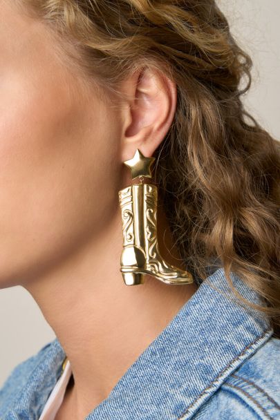 Statement oorhangers met western boots