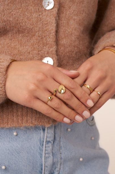 Statement ring hollow