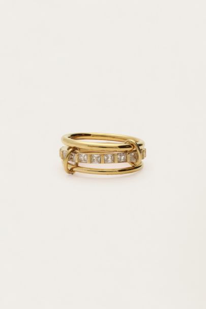 Triple ring connected with rhinestones