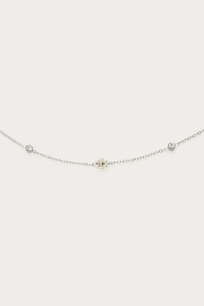 Waist chain with faux pearl flowers