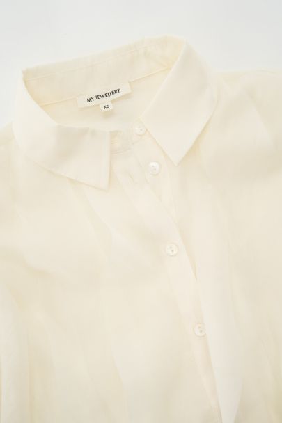 Weiße Chiffonbluse mit Rüschen