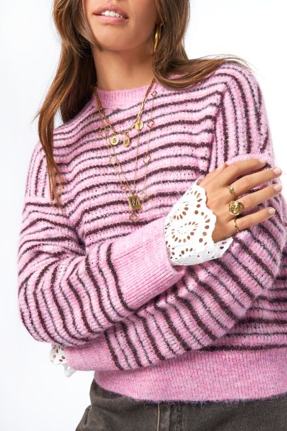 Witte embroidery manchetten