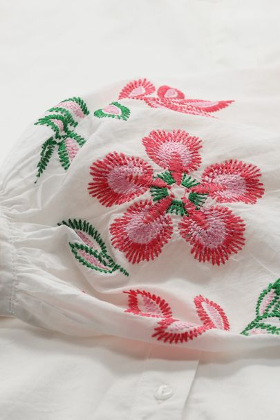 Witte embroidery blouse met bloemen