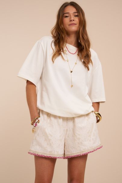 Short blanc en jacquard &agrave; bords roses