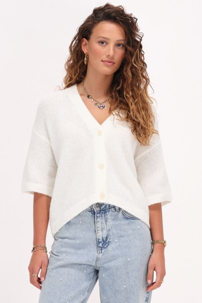 Weiße Strickjacke mit kurzen Ärmeln