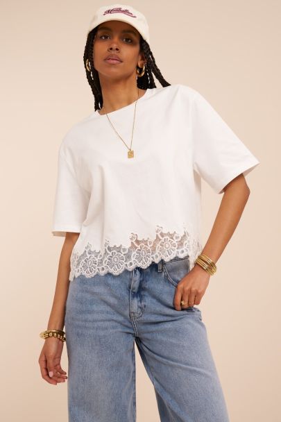 Wit oversized T-shirt met kanten details