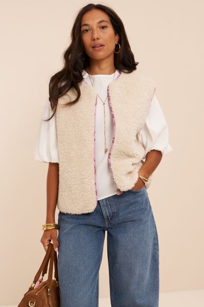 Wit reversible gilet met teddy bouclé en roze paisley print