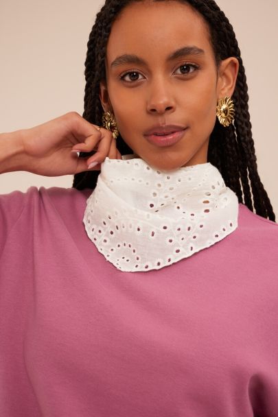 Foulard blanc avec broderie