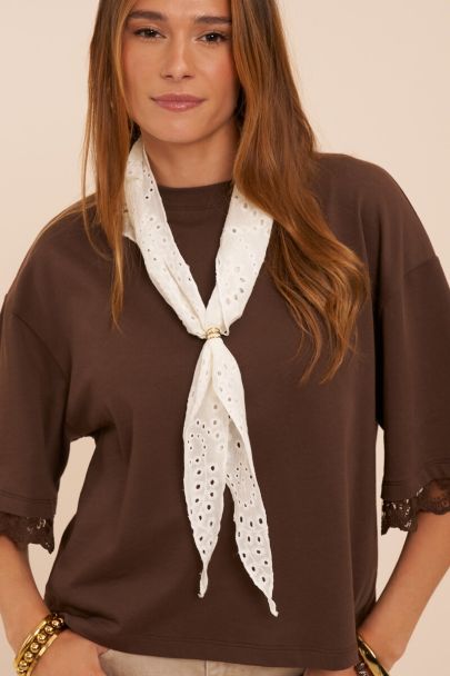 Witte sjaal met embroidery