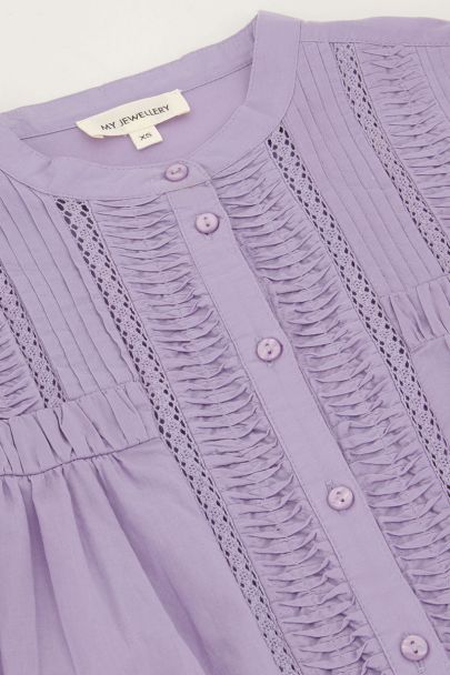 Lilafarbene Bluse mit Biesen und Falten