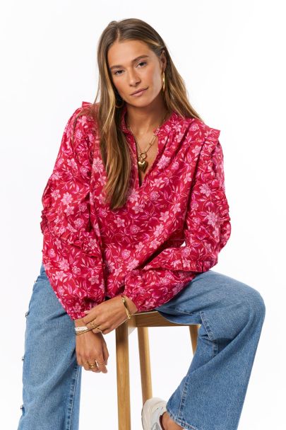 Fuchsia blouse met ruffles & V-hals