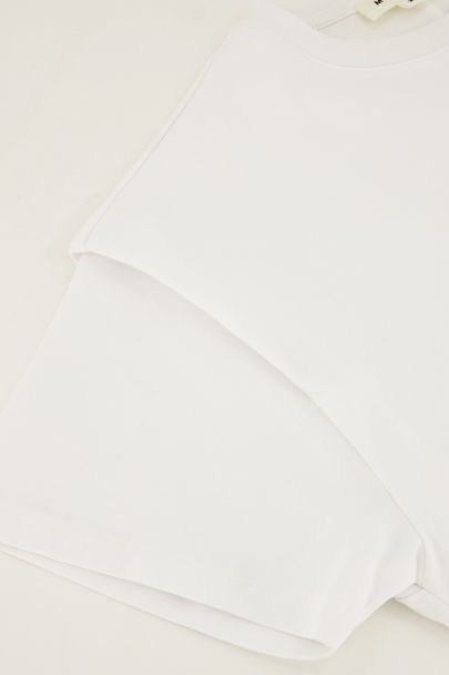 T-shirt blanc avec détails sur les manches