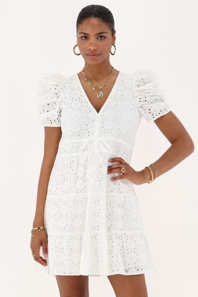 Witte wijde jurk met embroidery