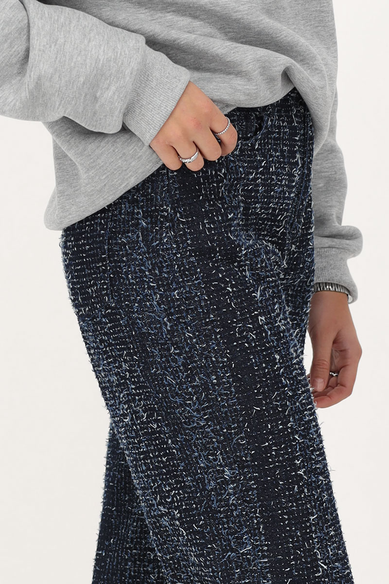 dark-blue-wide-leg-jeans-with-jacquard