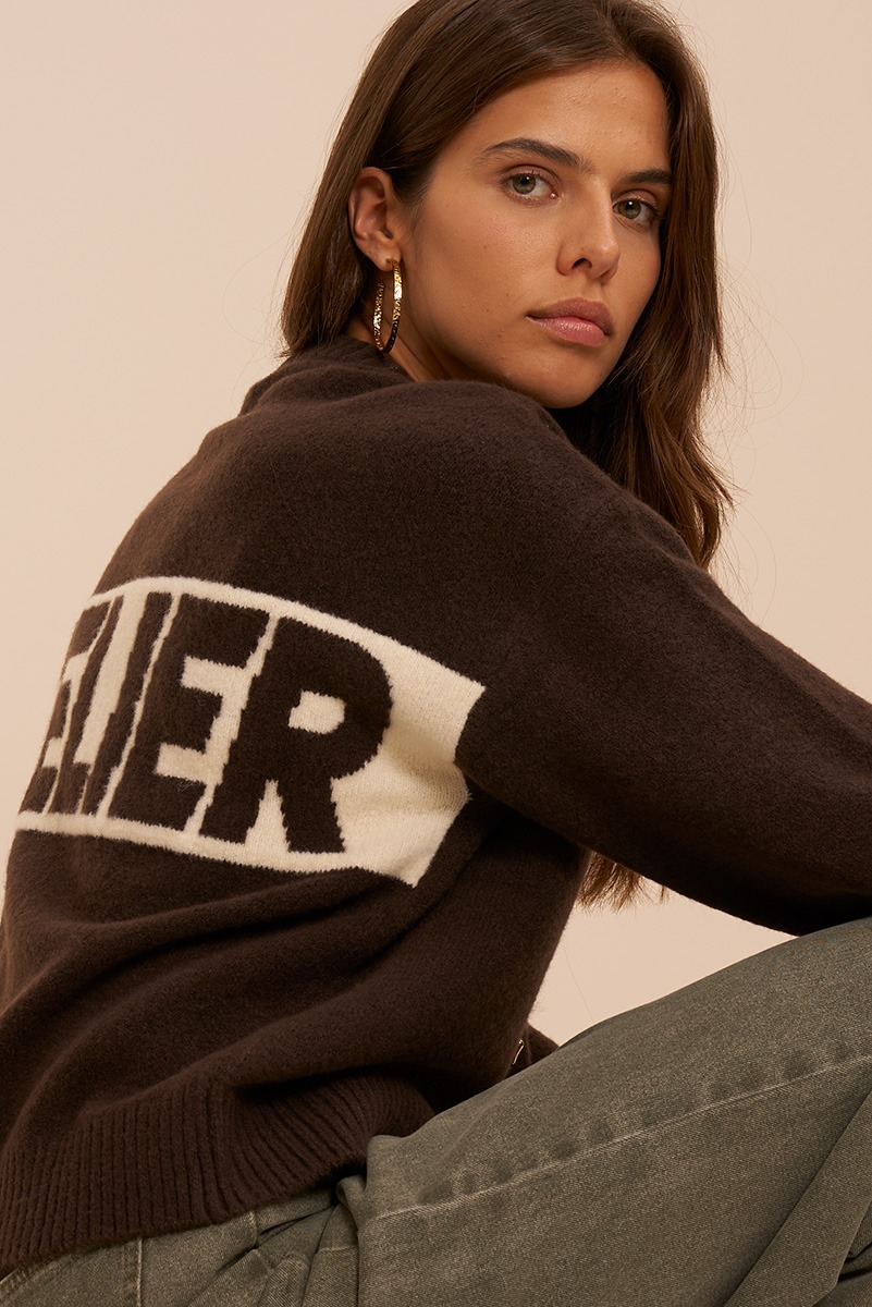 Dark brown sweater with back print 'Atelier' | My Jewellery