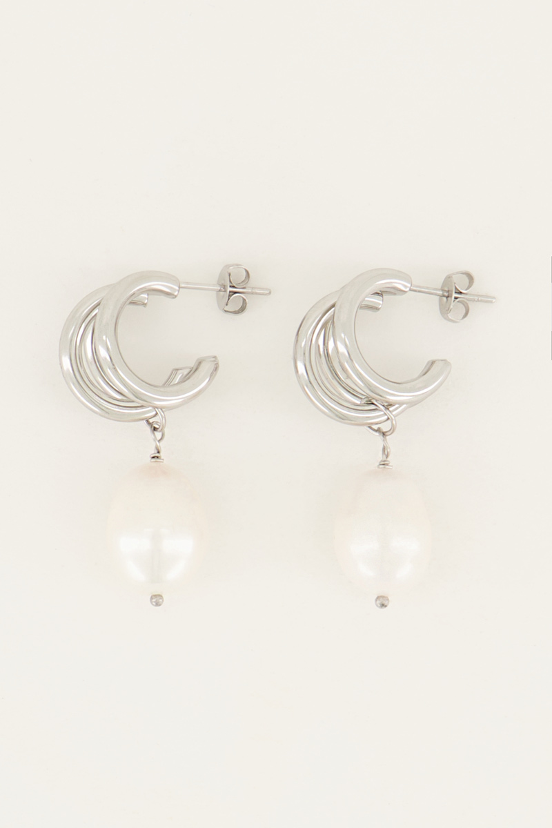Dreiteilige Ohrringe mit Perlen