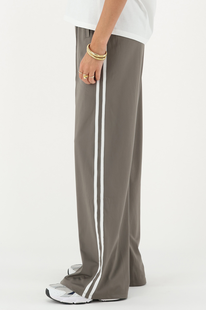 Grey wide jogger pants with stripes | My Jewellery