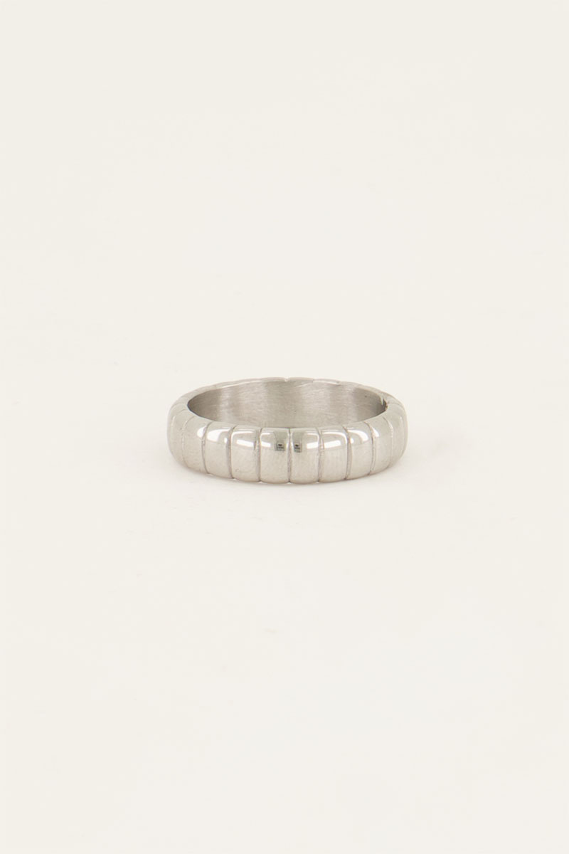 Iconic schmaler Ring mit Rippung