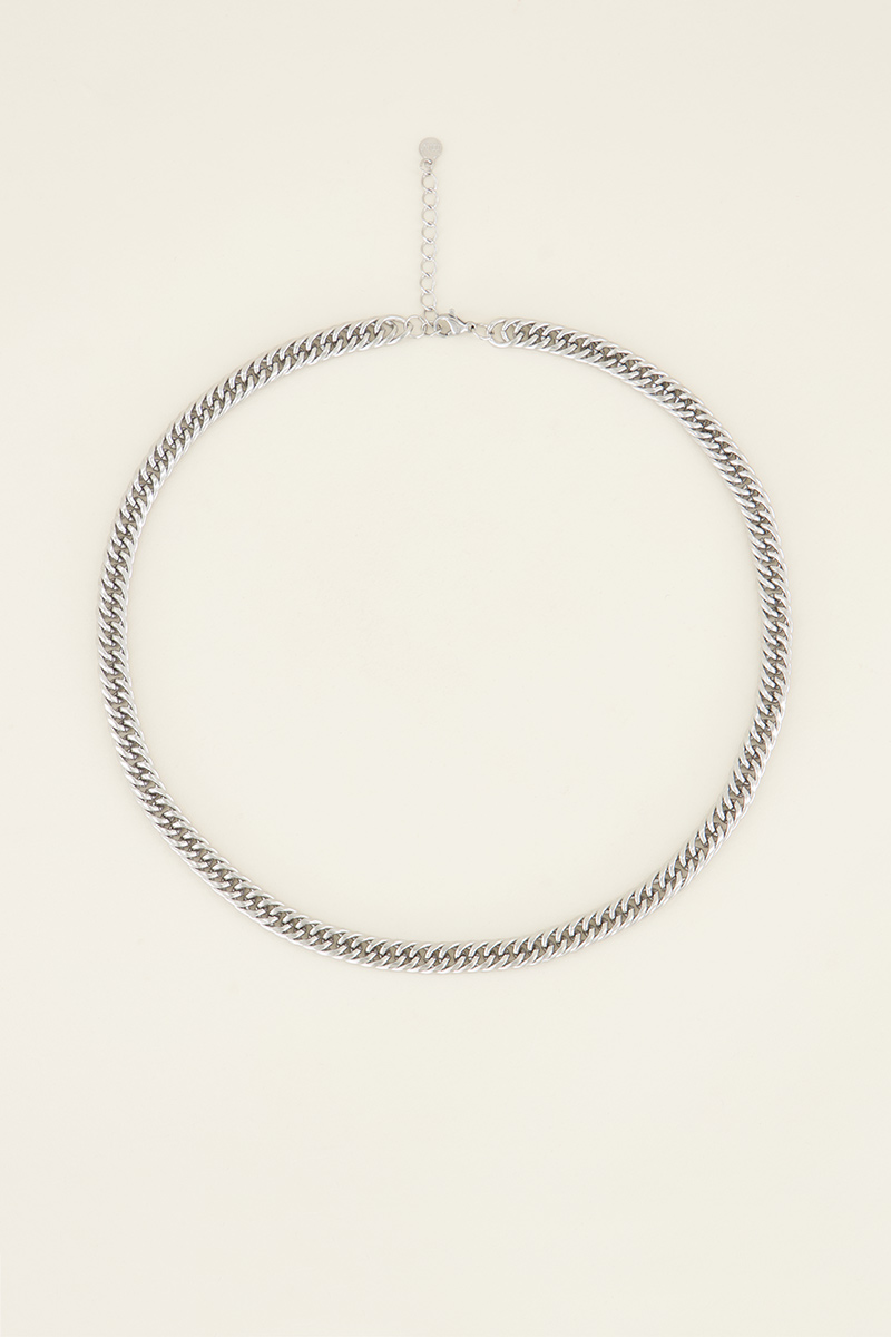Thick chain necklace